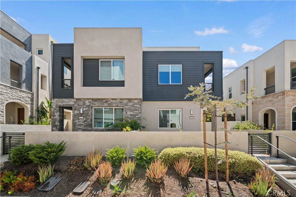https://bt-photos.global.ssl.fastly.net/socal/orig_boomver_1_526751257-2.jpg