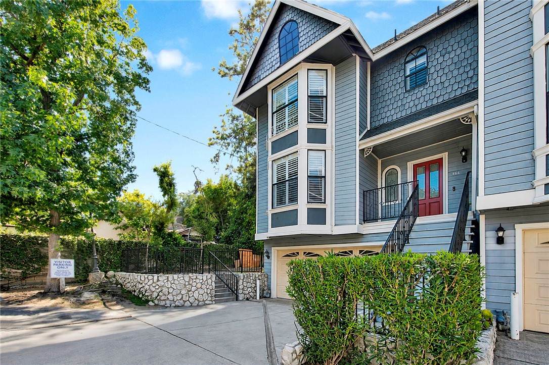 464 Mariposa - Photo 1