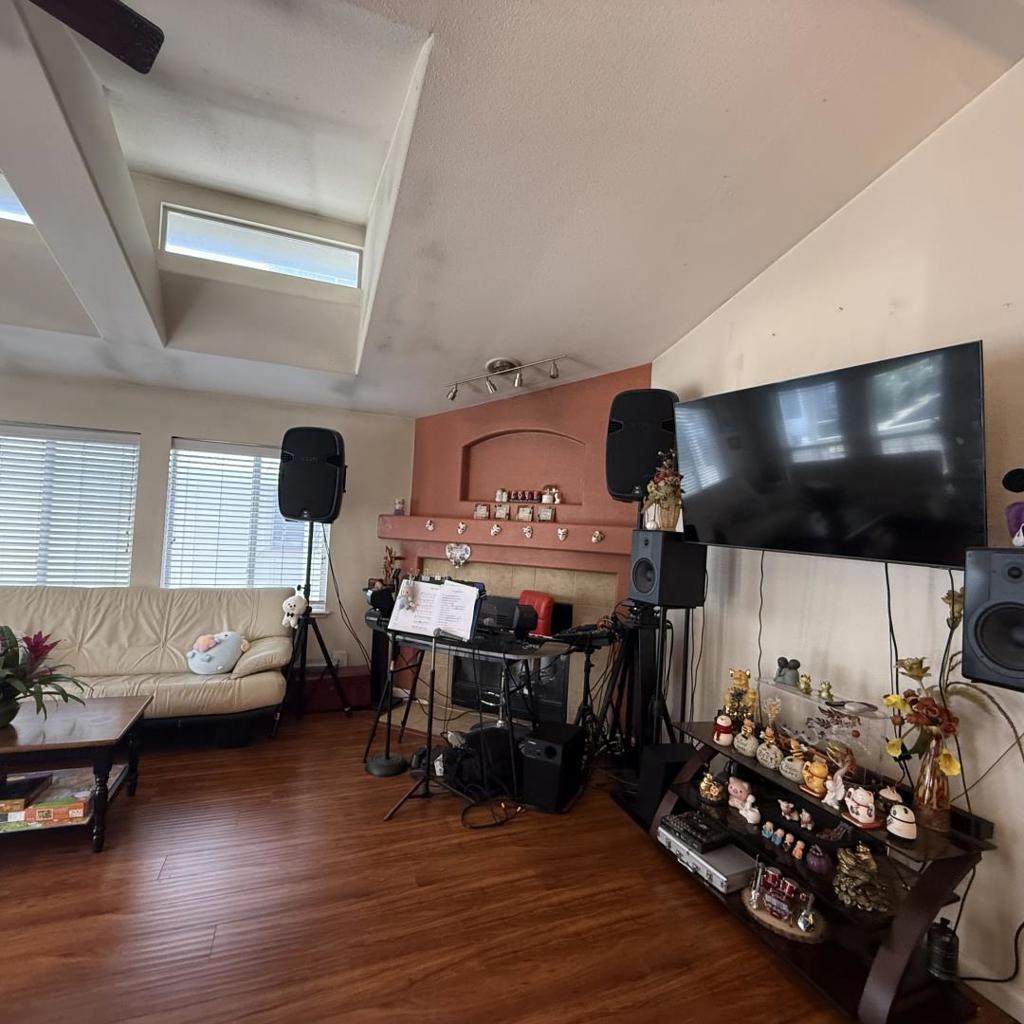 https://bt-photos.global.ssl.fastly.net/socal/orig_boomver_1_532954586-2.jpg