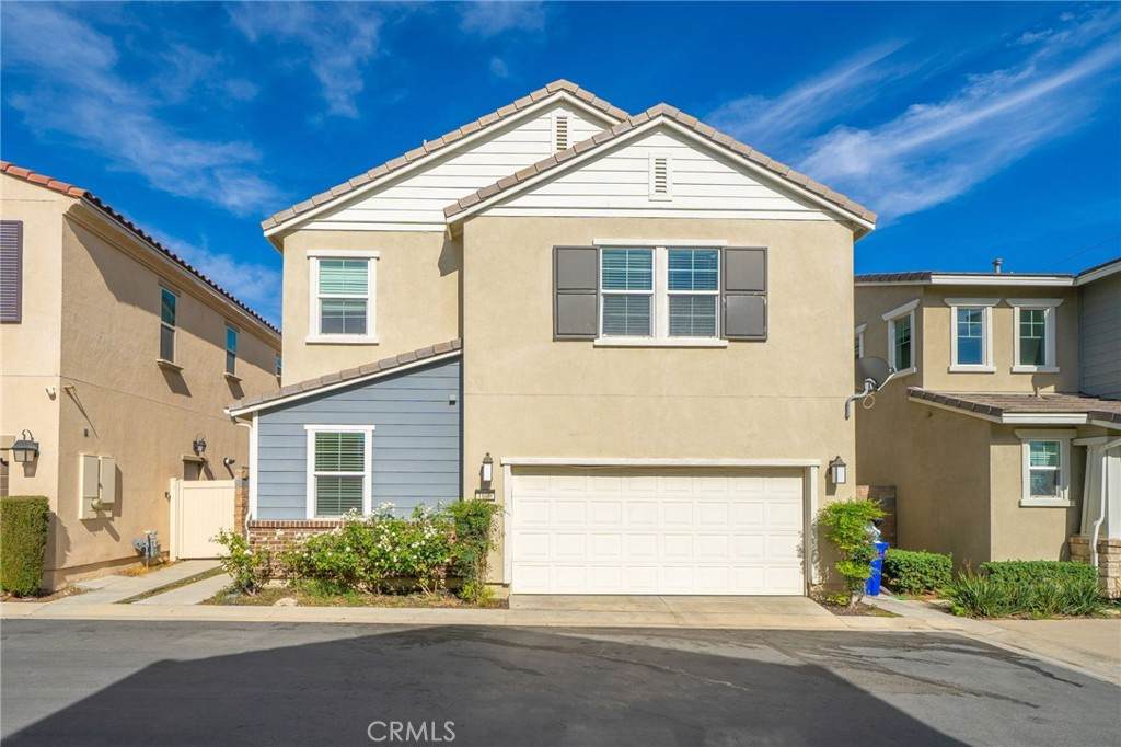 1606 Pear Tree Place - Photo 1