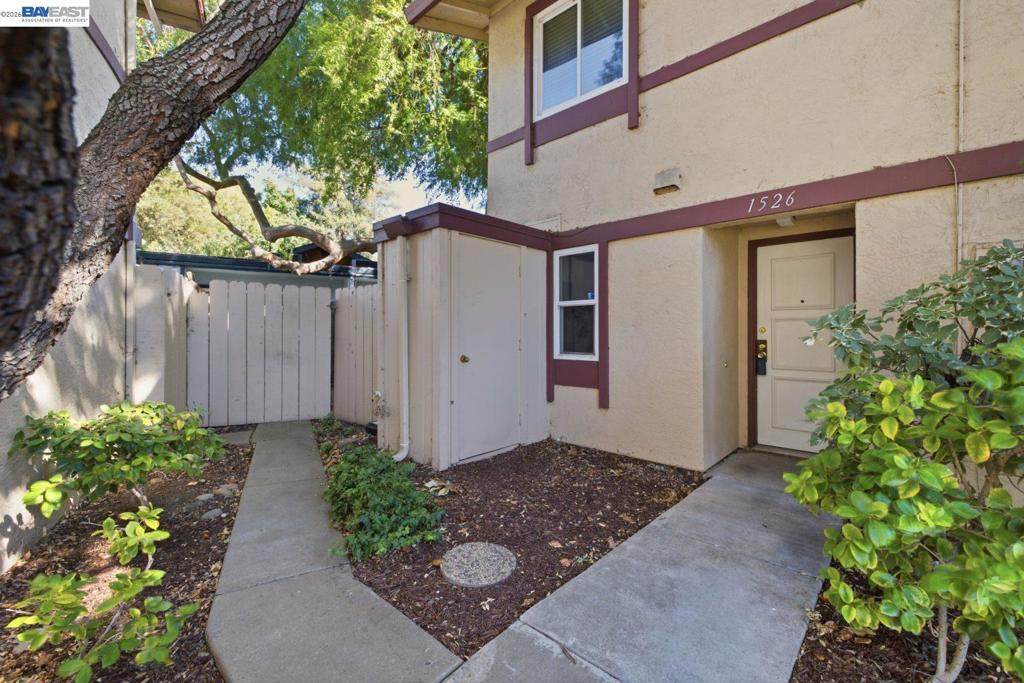 1526 Parkwood Pl - Photo 1