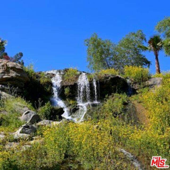 https://bt-photos.global.ssl.fastly.net/socal/orig_boomver_1_538109690-2.jpg