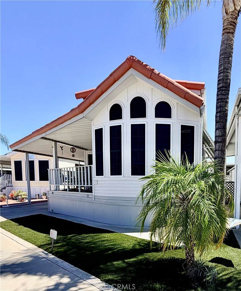 https://bt-photos.global.ssl.fastly.net/socal/orig_boomver_1_538497345-2.jpg