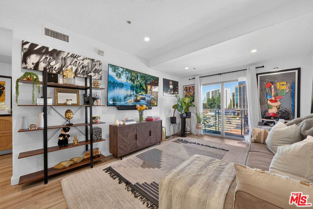 100 Alameda Street - Photo 1