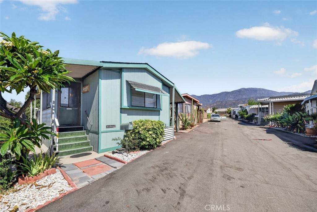 https://bt-photos.global.ssl.fastly.net/socal/orig_boomver_1_544977318-2.jpg