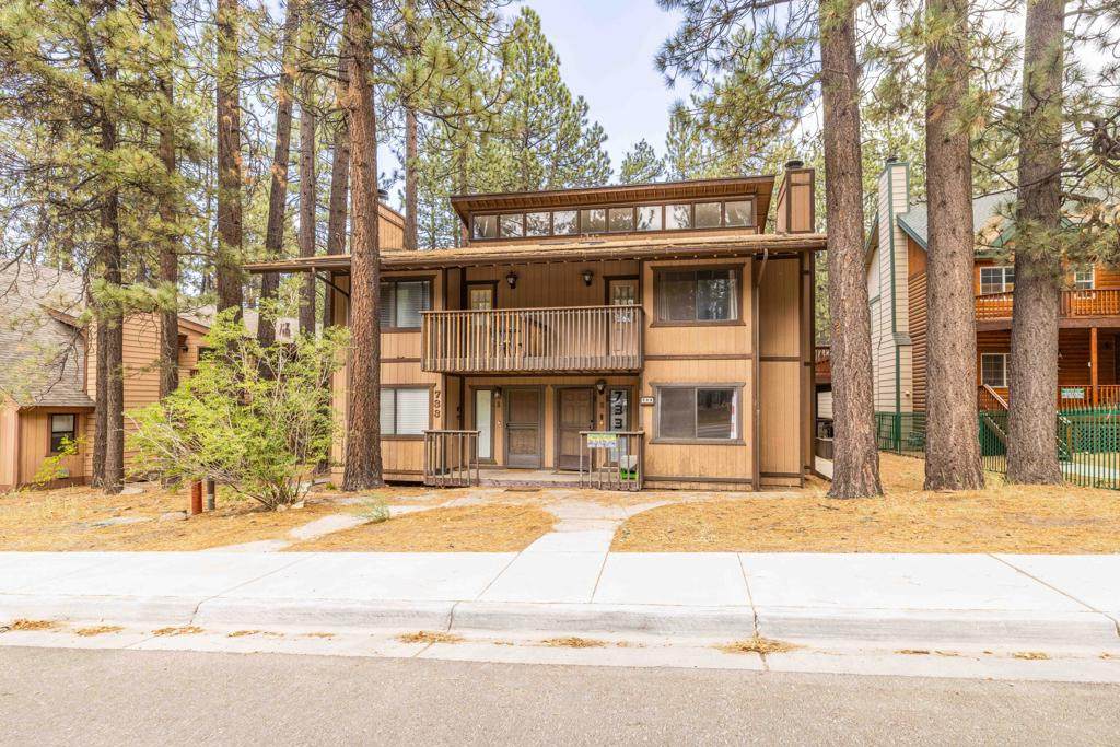 733 Summit Boulevard - Photo 1