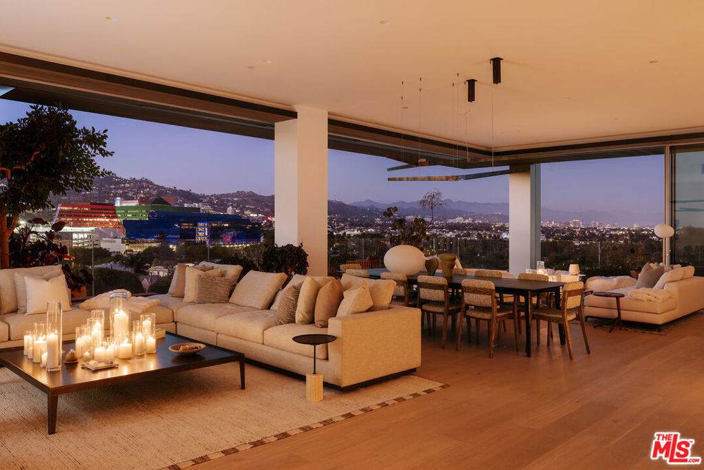https://bt-photos.global.ssl.fastly.net/socal/orig_boomver_1_550192085-2.jpg