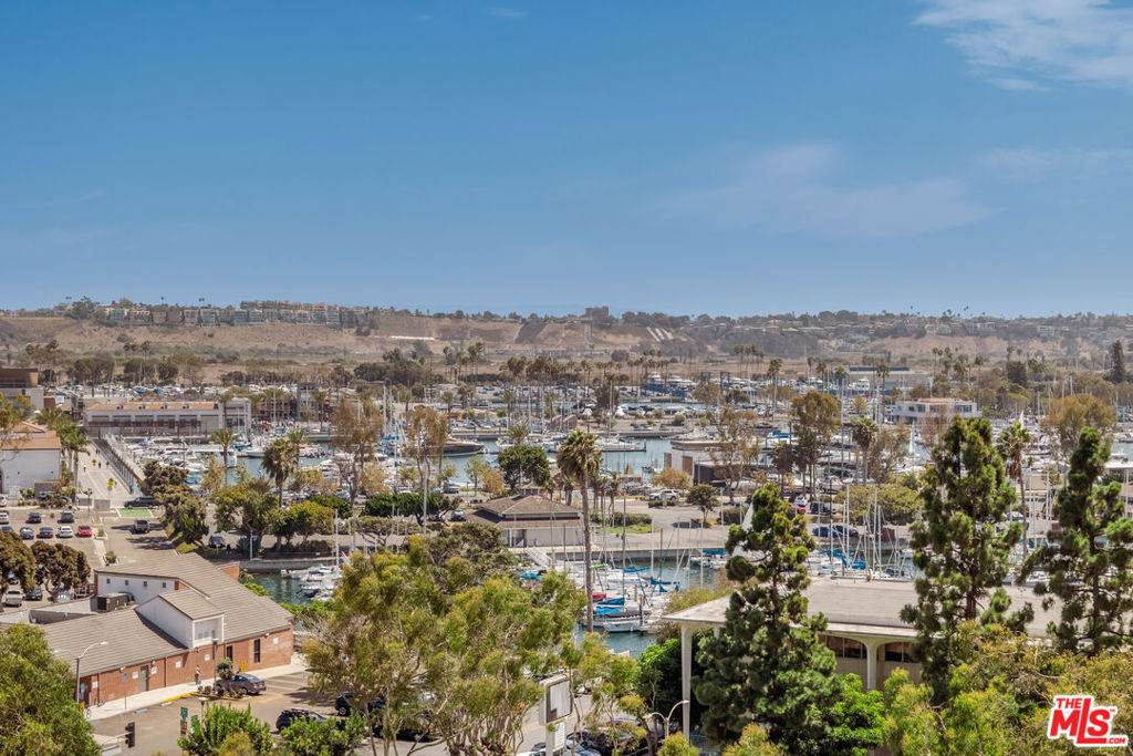 13600 Marina Pointe Drive - Photo 1