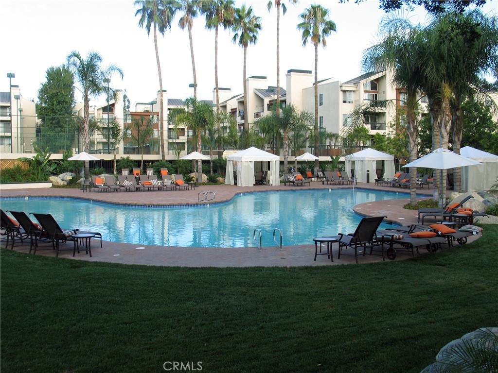 5550 Owensmouth #317 - Photo 1