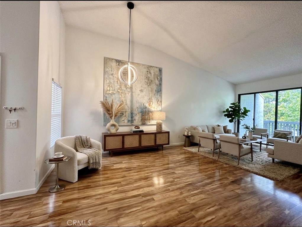 2542 Macarthur - Photo 1
