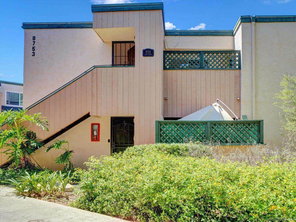 8753 Lake Murray Blvd - Photo 1