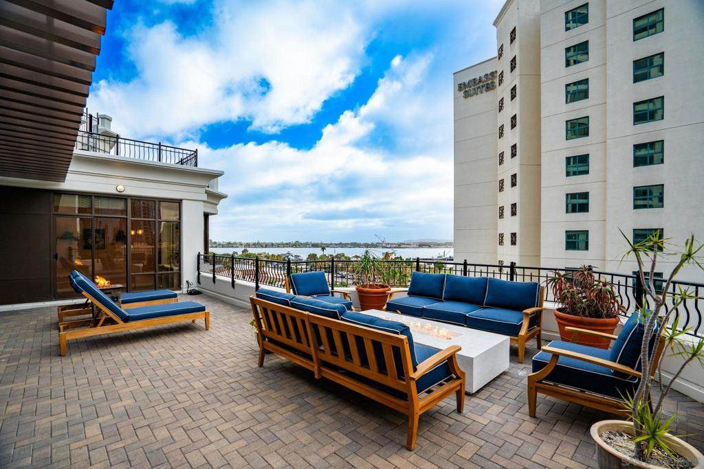 700 Harbor Dr - Photo 1