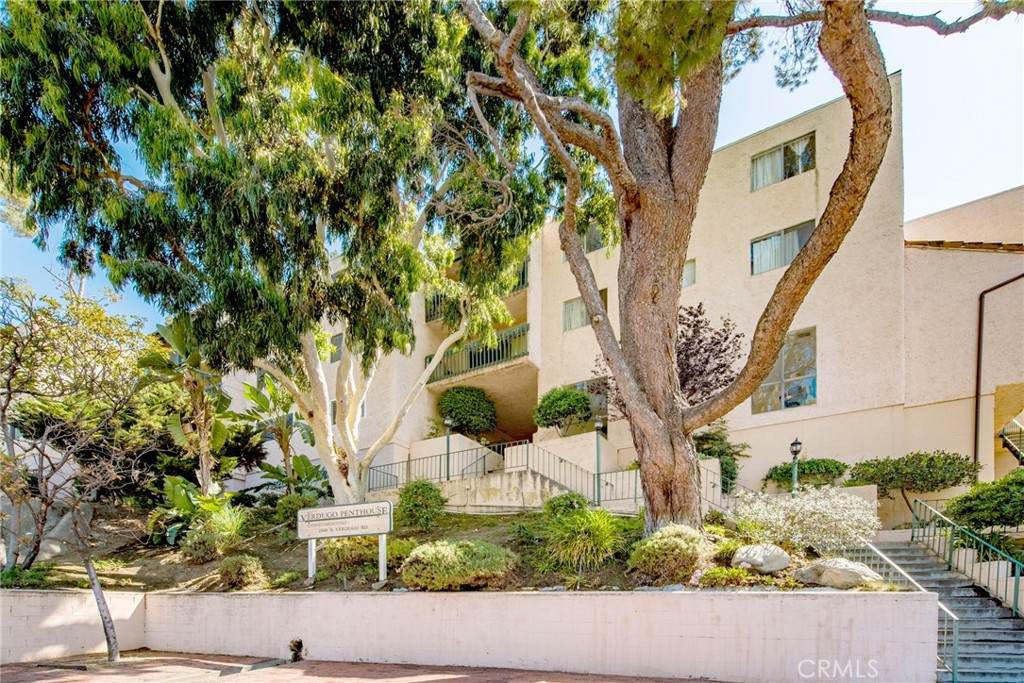 https://bt-photos.global.ssl.fastly.net/socal/orig_boomver_1_550294745-2.jpg