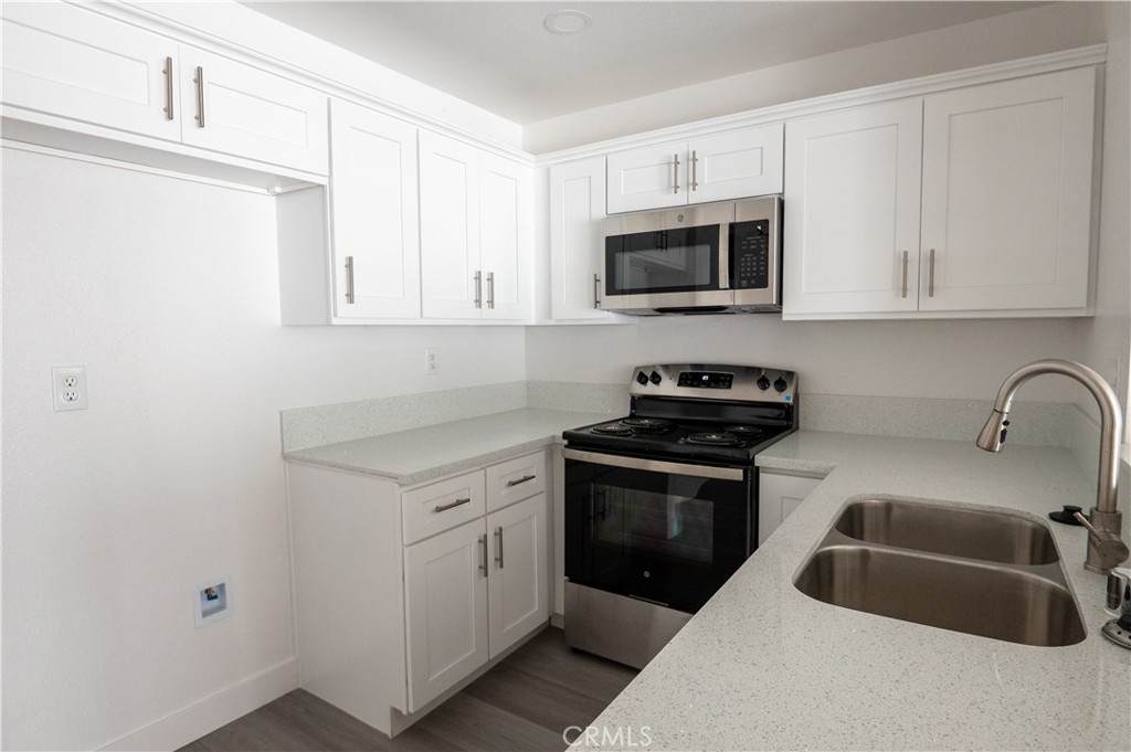 1500 Edgehill - Photo 1