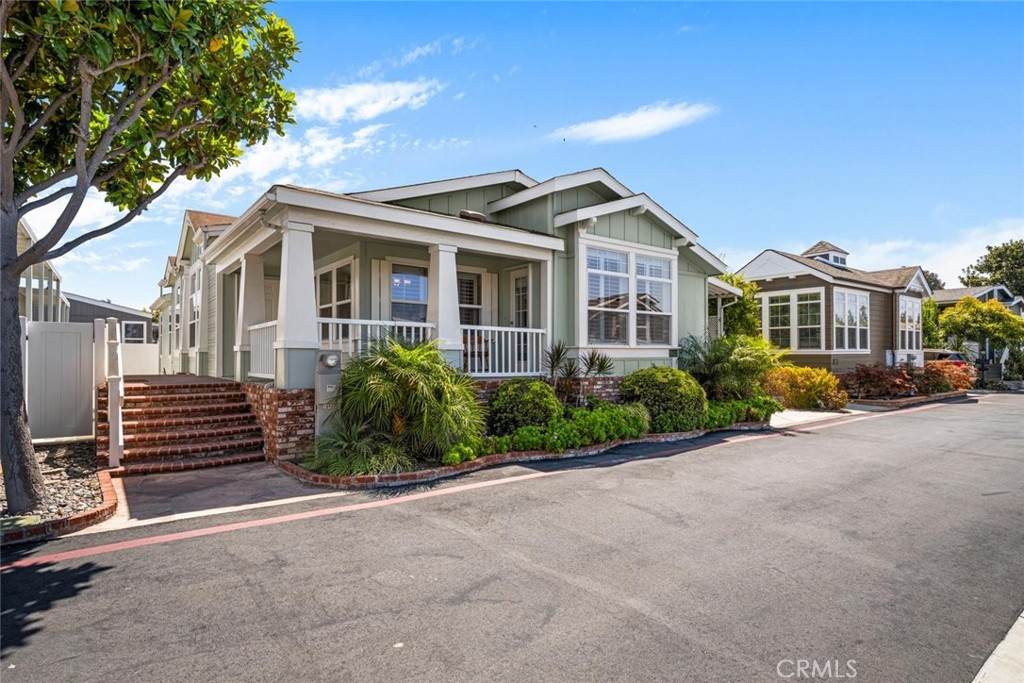 16422 Poipu Ln - Photo 1