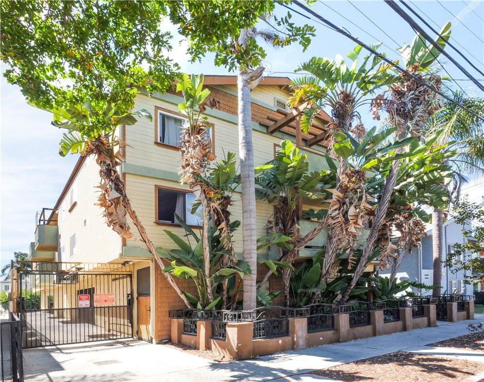 453 Almond Avenue - Photo 1