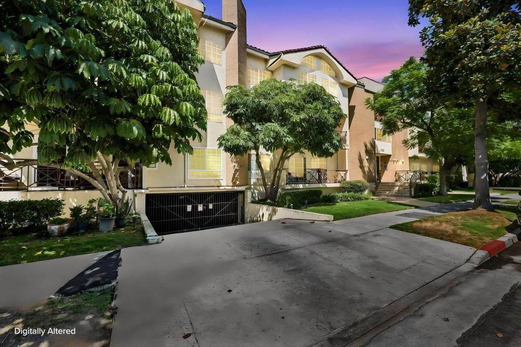 1131 Campbell - Photo 1