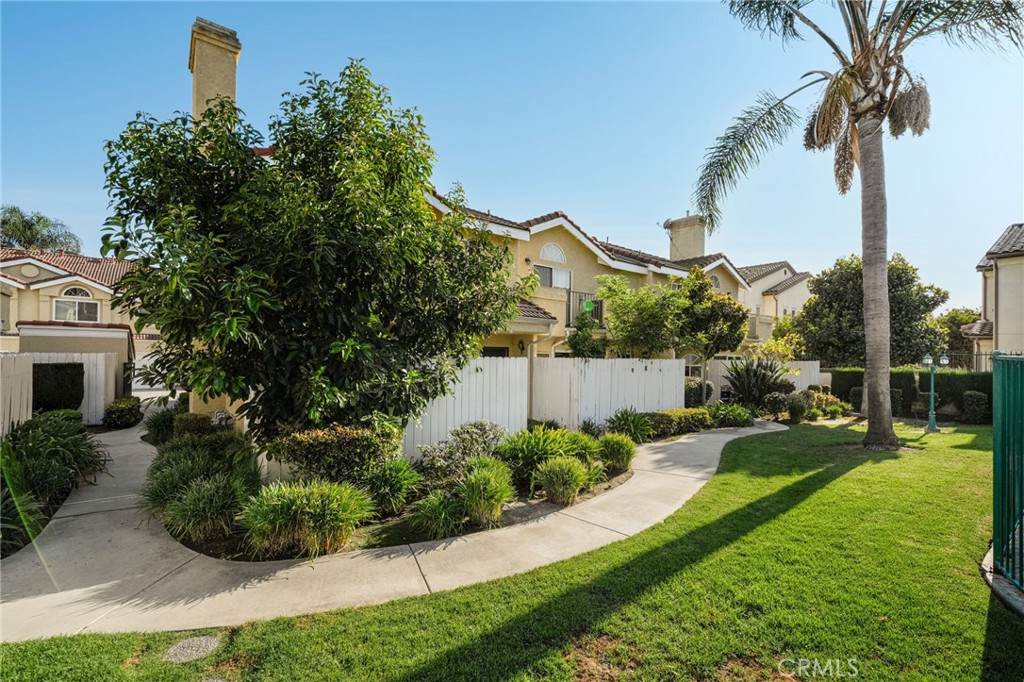 https://bt-photos.global.ssl.fastly.net/socal/orig_boomver_1_550408003-2.jpg
