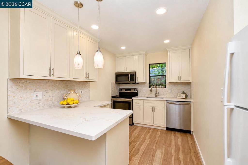 395 Camelback Rd - Photo 1