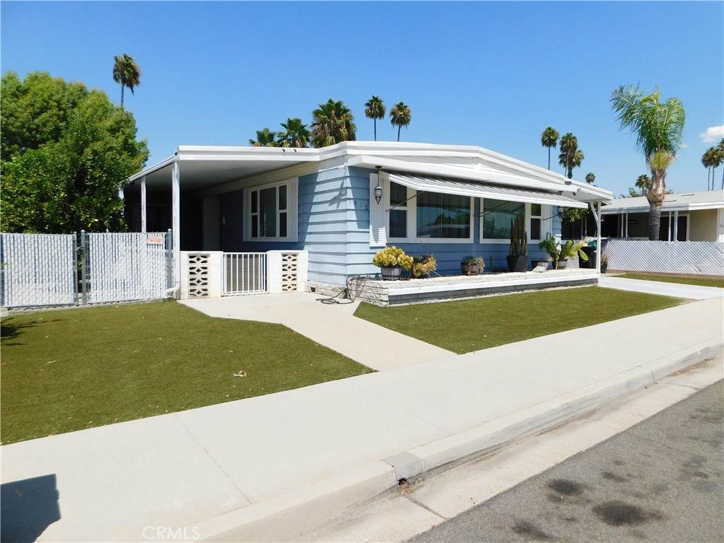 1410 Vista Grande Drive - Photo 1