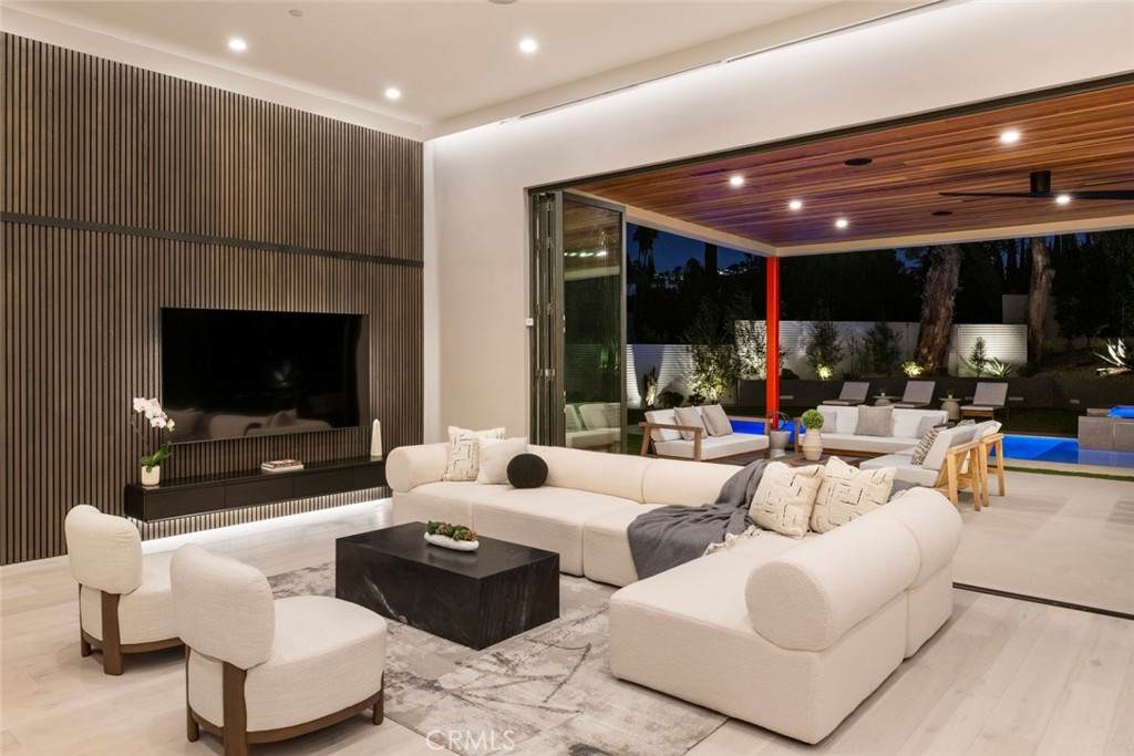 https://bt-photos.global.ssl.fastly.net/socal/orig_boomver_1_550549577-2.jpg