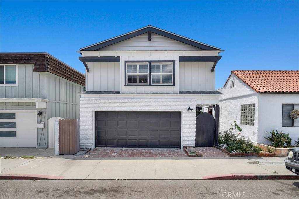 925 Manhattan Avenue - Photo 1
