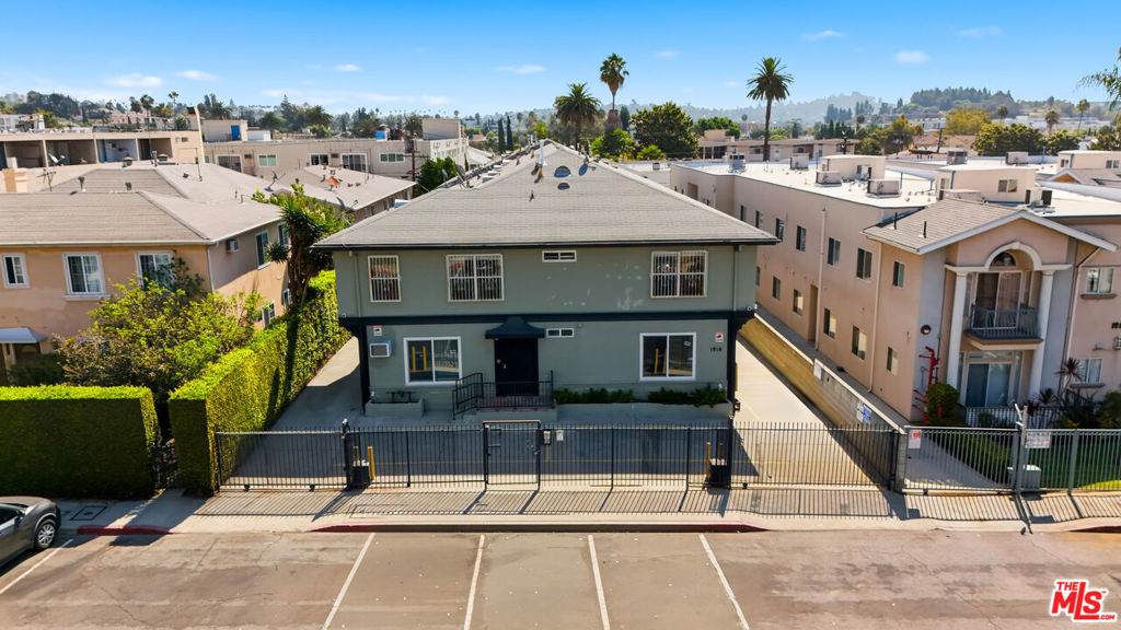 1818 Kingsley Drive - Photo 1