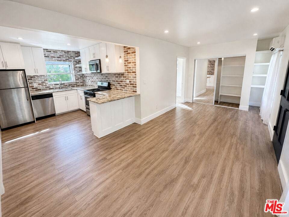 8912 Krueger Street - Photo 1