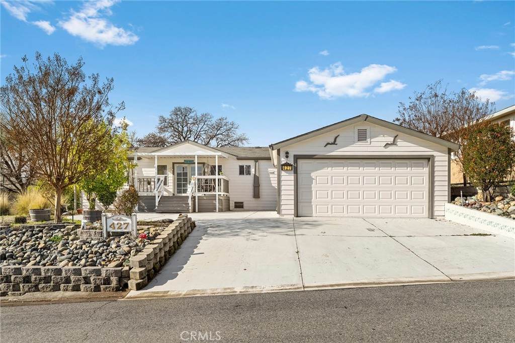 427 Summerwood Parkway - Photo 1