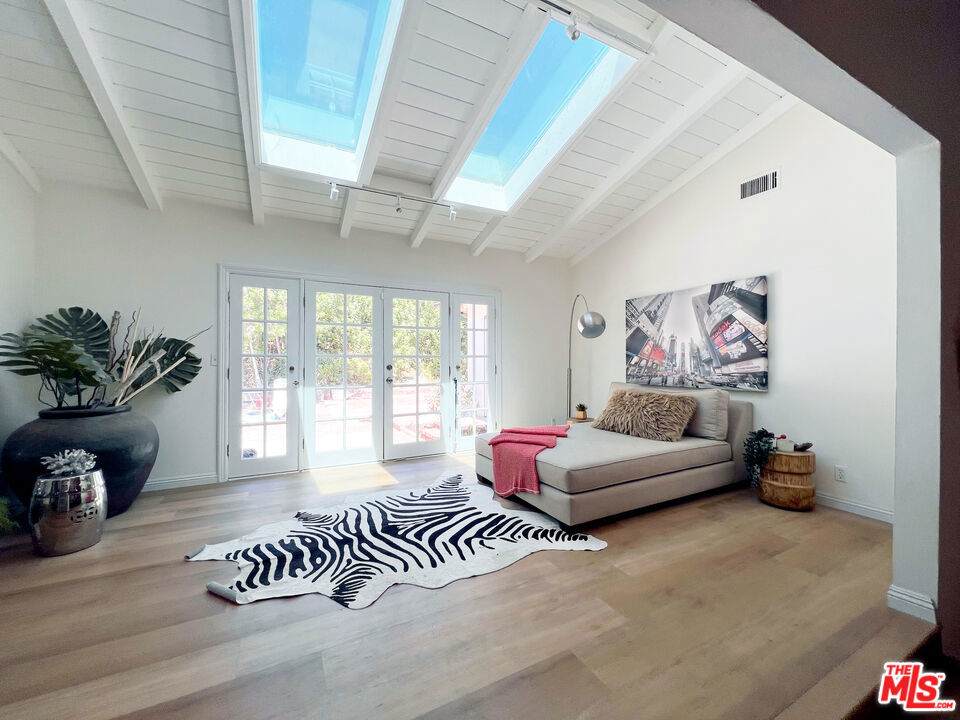 https://bt-photos.global.ssl.fastly.net/socal/orig_boomver_1_558190322-2.jpg