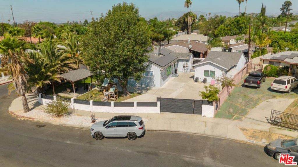 9620 Woodale Avenue - Photo 1