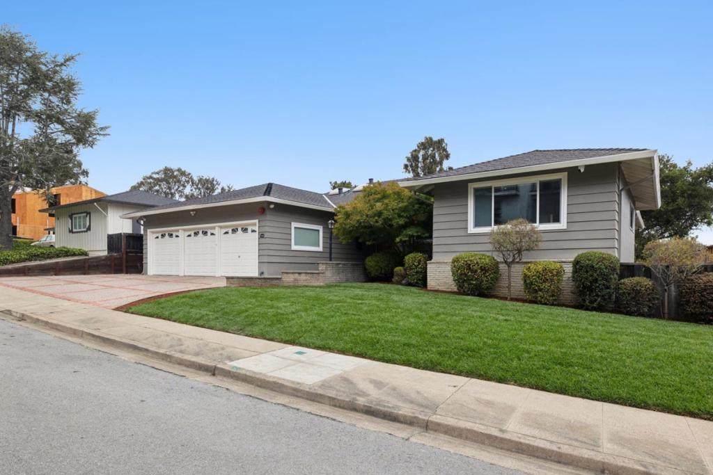 1818 Loyola Drive - Photo 1