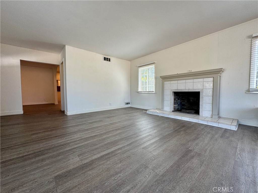 3052 Burton - Photo 1