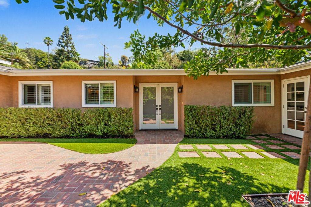 860 Bronze Lane - Photo 1