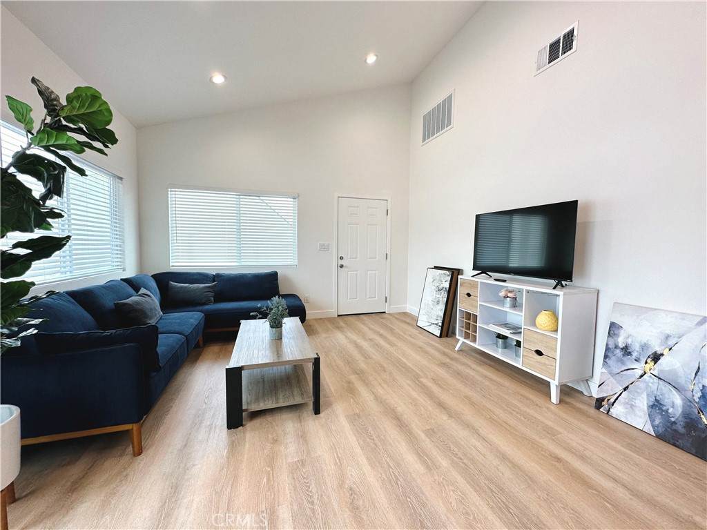 https://bt-photos.global.ssl.fastly.net/socal/orig_boomver_1_559570412-2.jpg