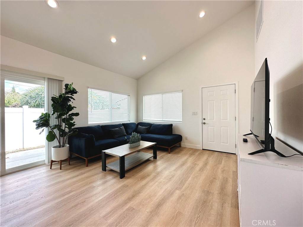 https://bt-photos.global.ssl.fastly.net/socal/orig_boomver_1_559570412-2.jpg
