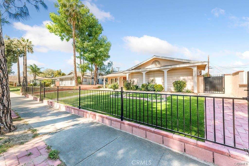 https://bt-photos.global.ssl.fastly.net/socal/orig_boomver_1_560911494-2.jpg