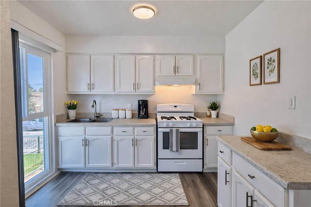815 Rose - Photo 1