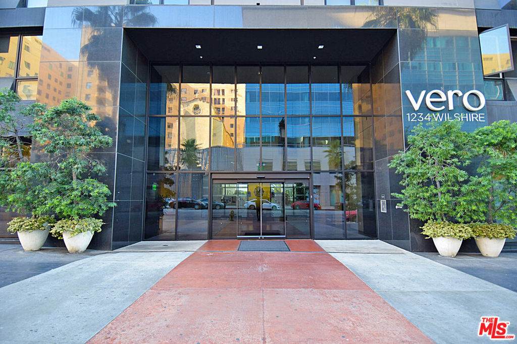 1234 Wilshire Boulevard - Photo 1