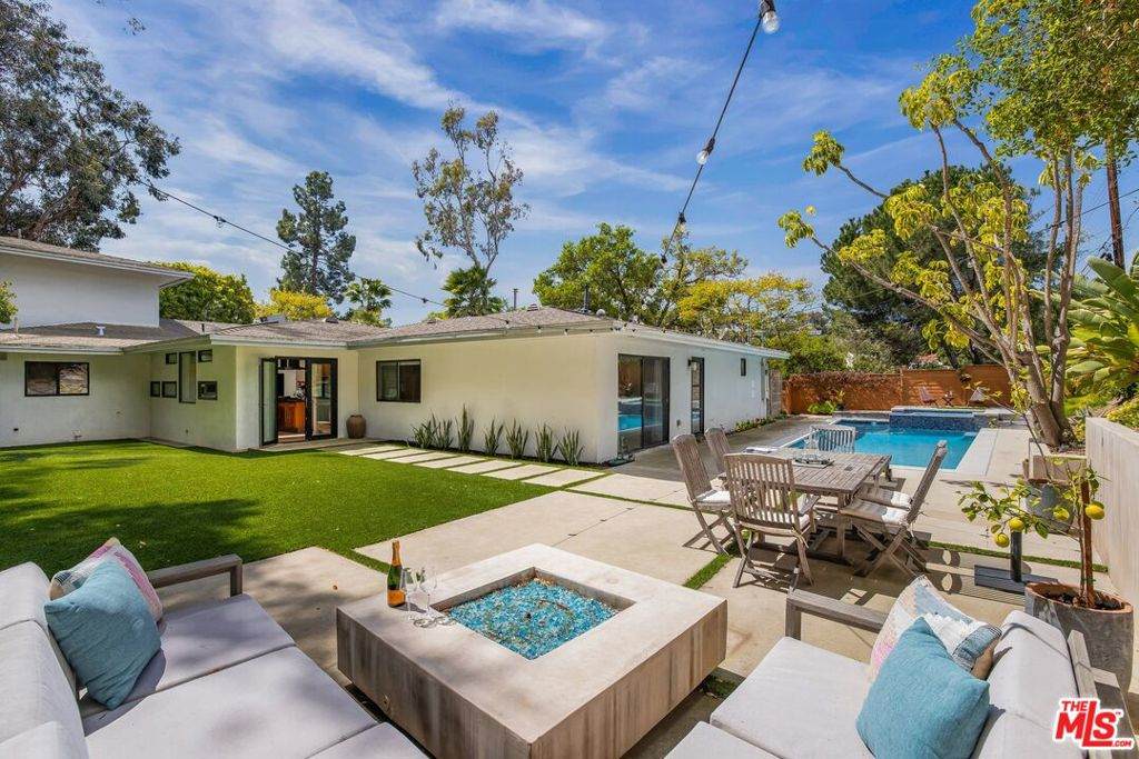 874 Norman Place - Photo 1