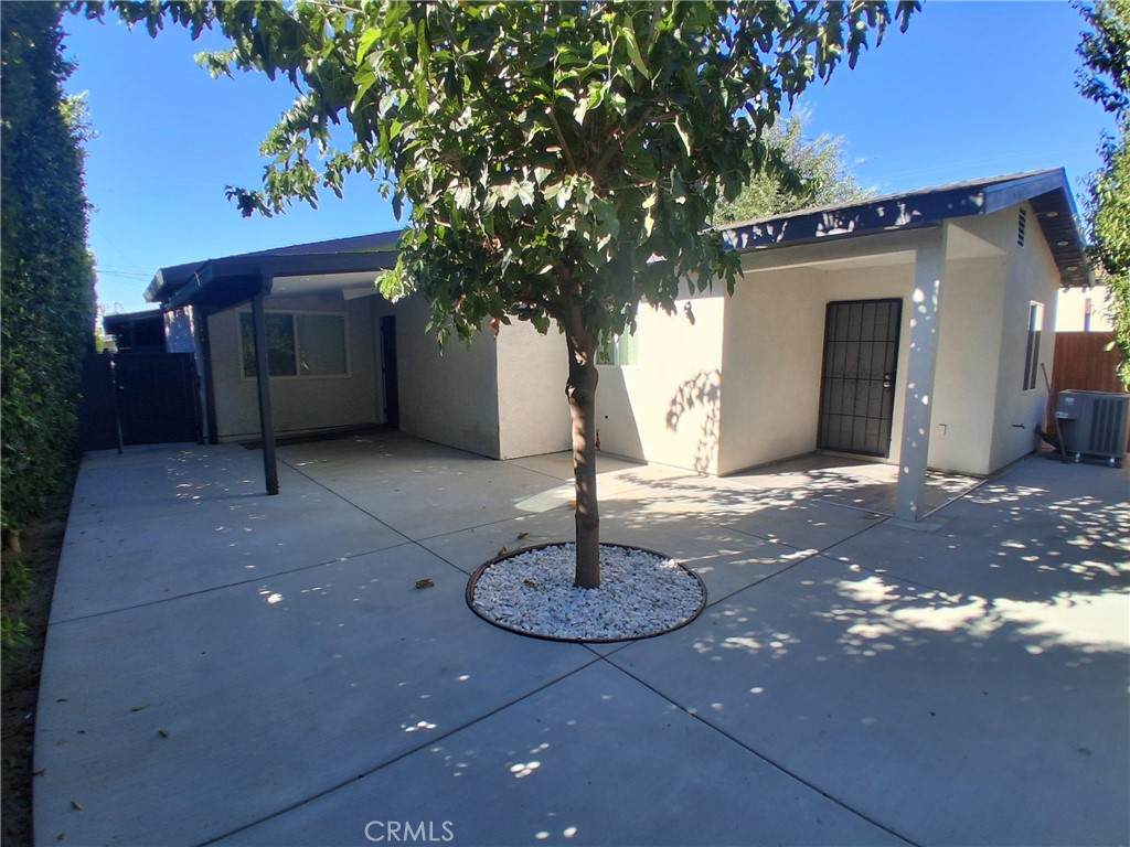 13716 Hoyt - Photo 1