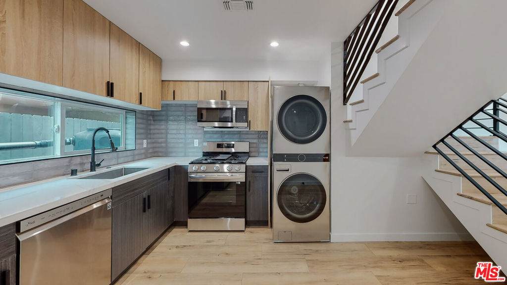 16010 Cantlay Street - Photo 1