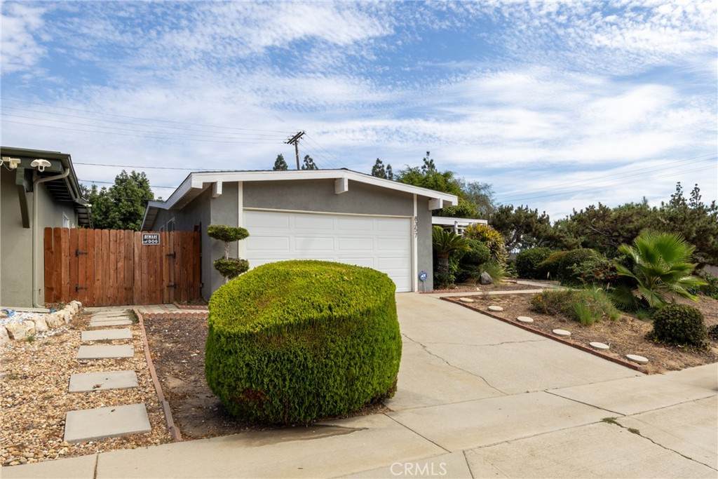 8357 Elsmore - Photo 1
