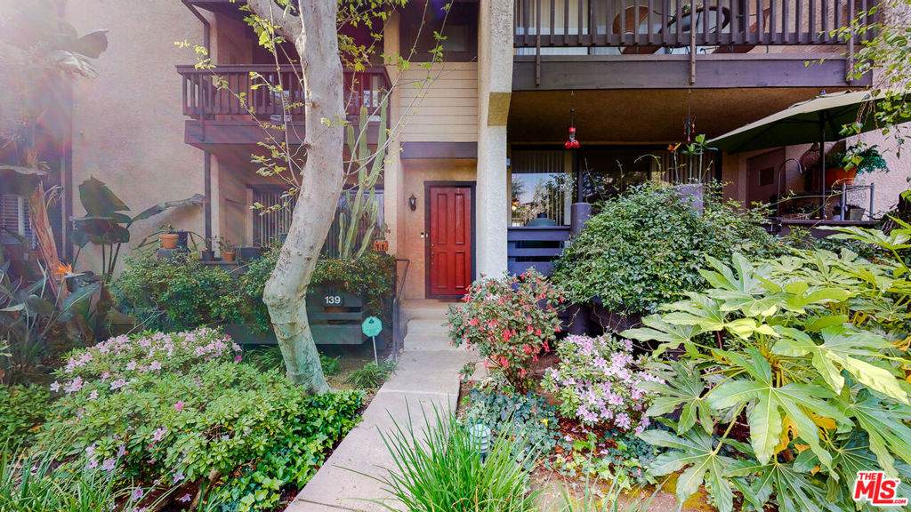 21821 Burbank Boulevard - Photo 1
