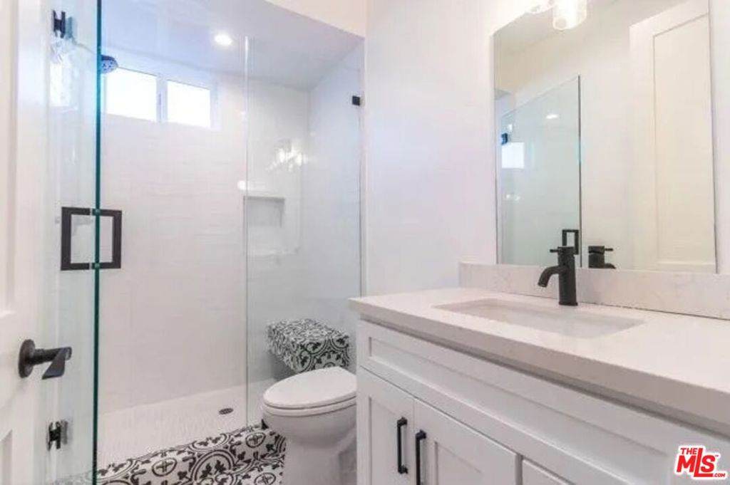 https://bt-photos.global.ssl.fastly.net/socal/orig_boomver_1_571230258-2.jpg