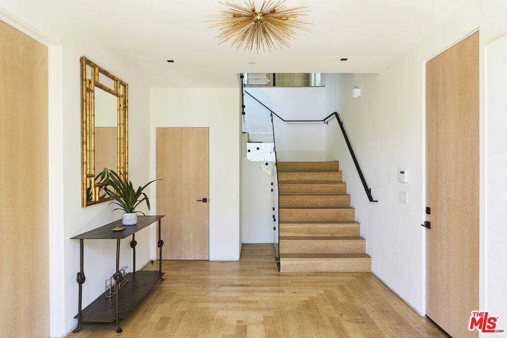 https://bt-photos.global.ssl.fastly.net/socal/orig_boomver_1_571885618-2.jpg