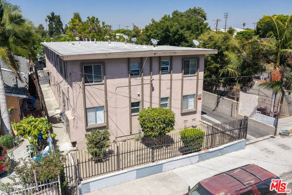 https://bt-photos.global.ssl.fastly.net/socal/orig_boomver_1_572295220-2.jpg