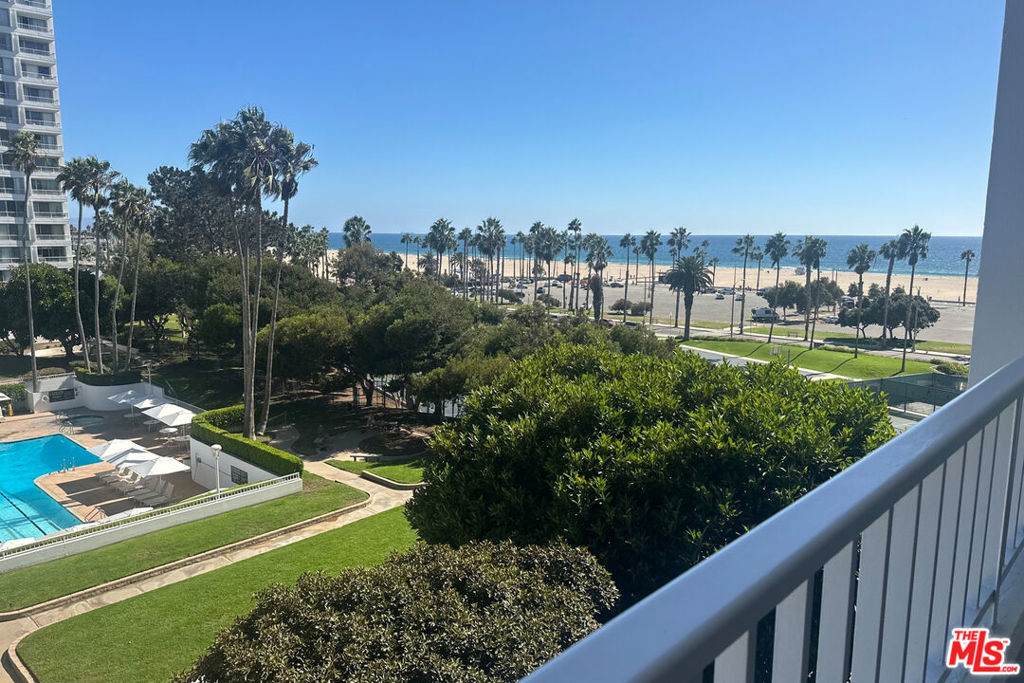 https://bt-photos.global.ssl.fastly.net/socal/orig_boomver_1_572519968-2.jpg