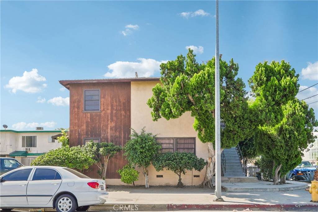 6870 Woodley Avenue - Photo 1