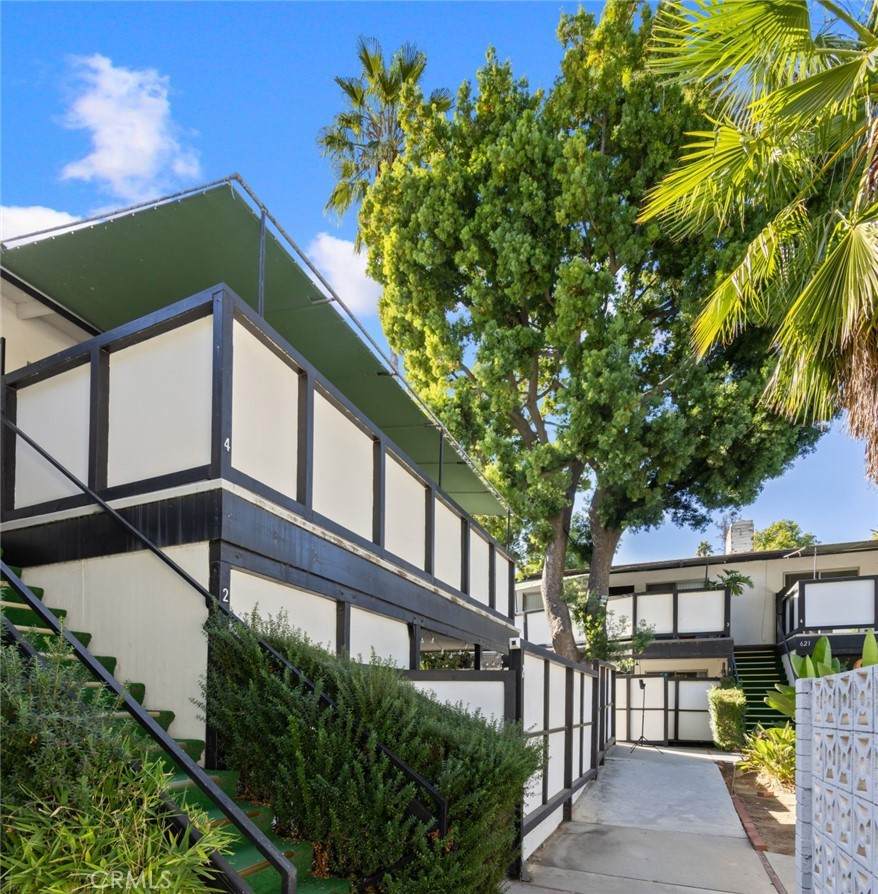 619 Pasadena Avenue - Photo 1